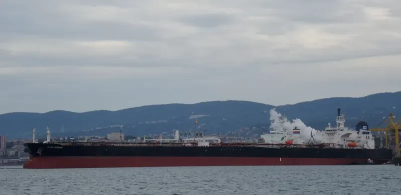 GLORYCROWN Tanker IMO 9408190 photo 10