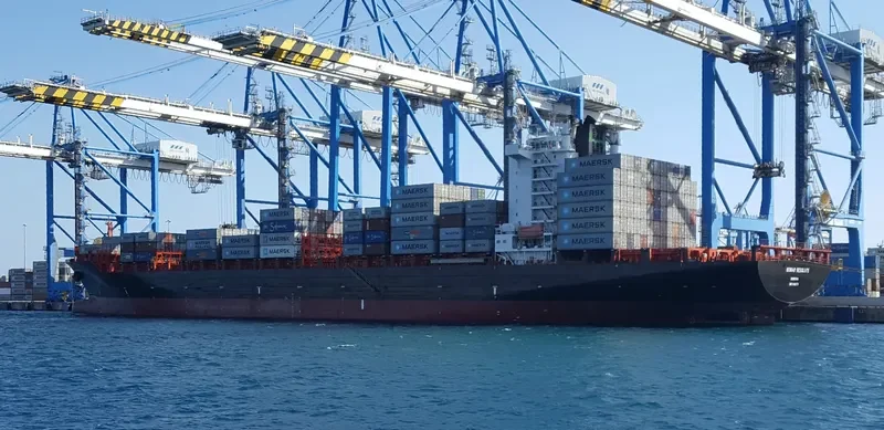 BOMAR RESOLUTE Container Ship IMO 9408774 photo 7