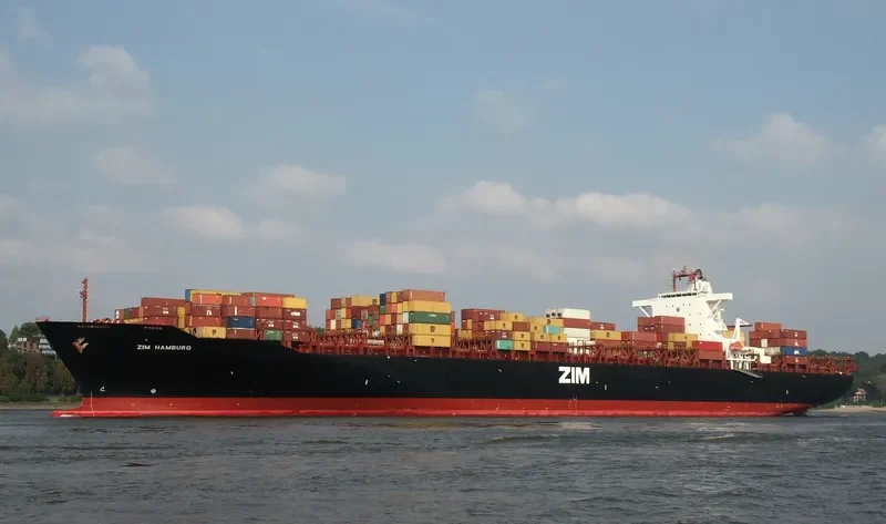ZIM HAMBURG Container Ship IMO 9408786 photo 2