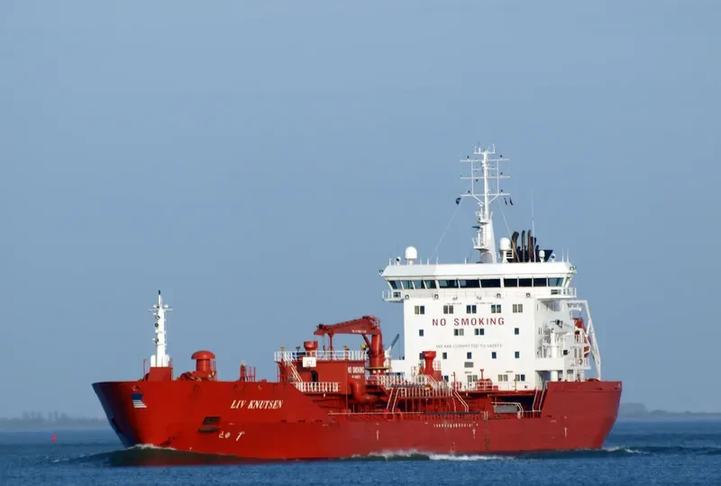 LIV KNUTSEN Tanker IMO 9409273 photo 3