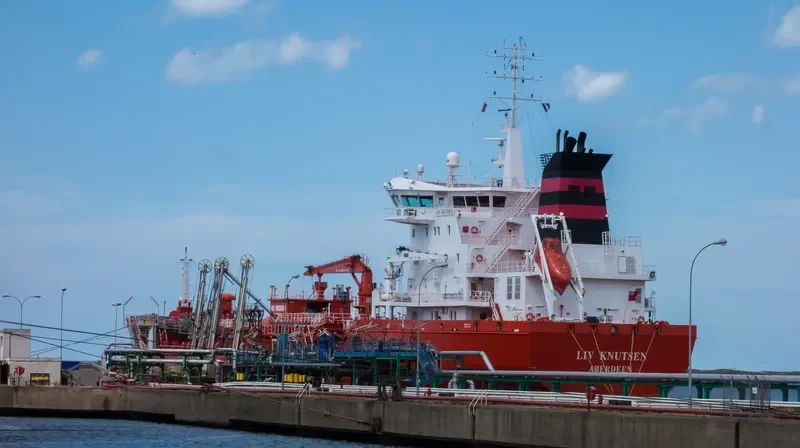 LIV KNUTSEN Tanker IMO 9409273 photo 7
