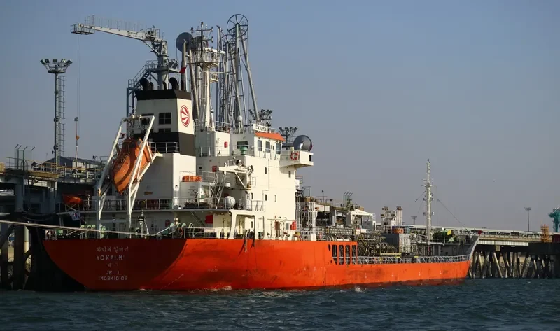 YC KALMIA Tanker IMO 9410105 photo 2