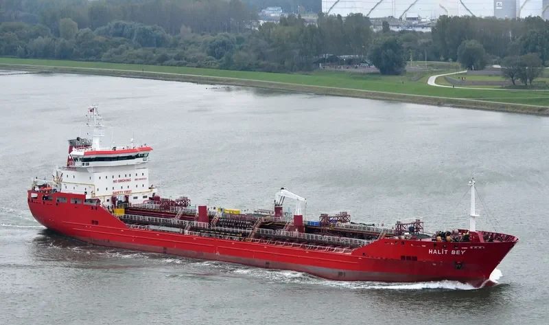 LAGERTHA Tanker IMO 9410143 photo 2