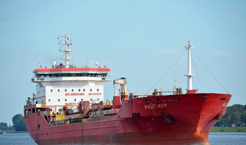 LAGERTHA Tanker IMO 9410143 photo 3