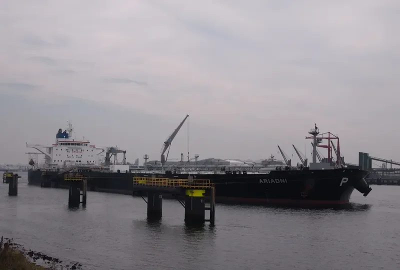 DELTA SKY Tanker IMO 9410181 photo 6