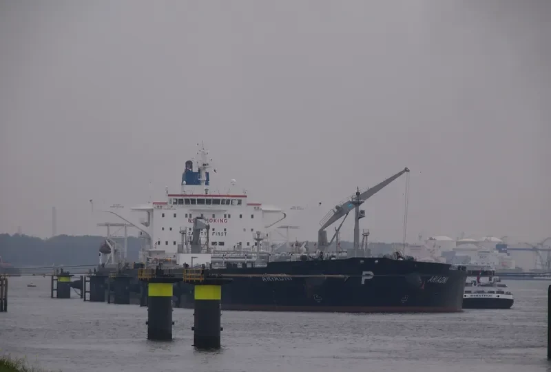 DELTA SKY Tanker IMO 9410181 photo 7
