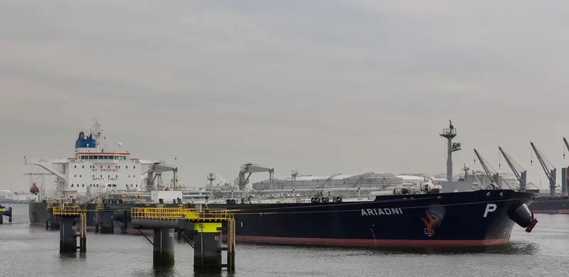DELTA SKY Tanker IMO 9410181 photo 9