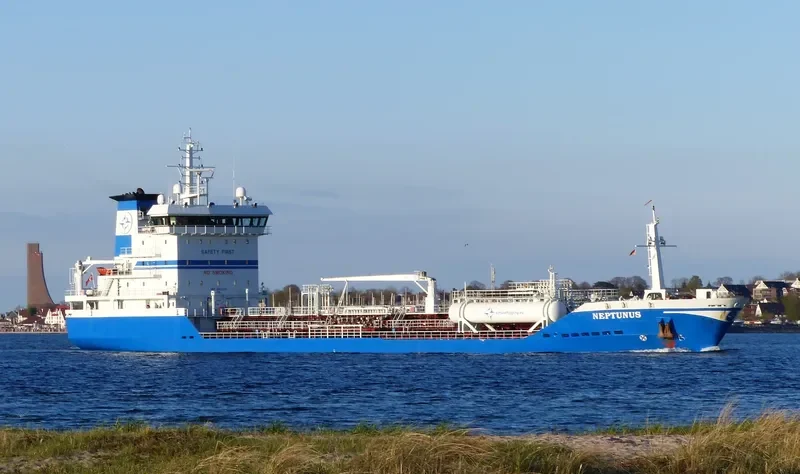 NEPTUNUS Tanker IMO 9410519 photo 8