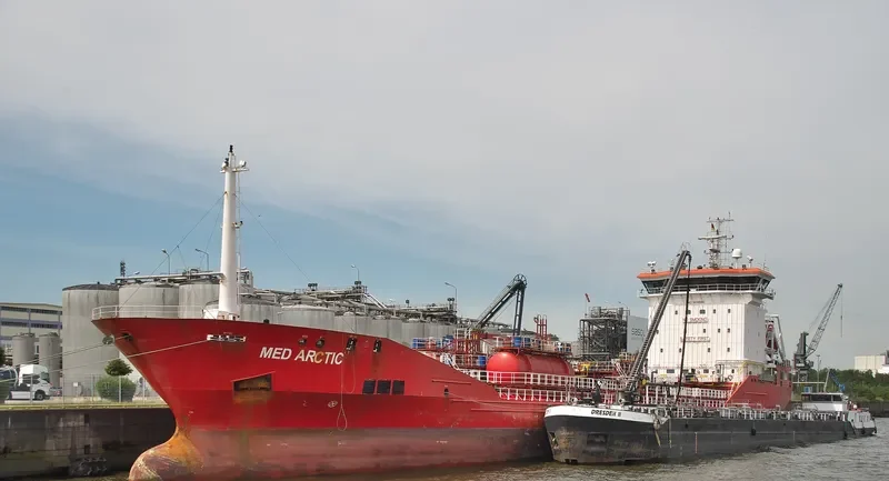 MED ARCTIC Tanker IMO 9410545 photo 3
