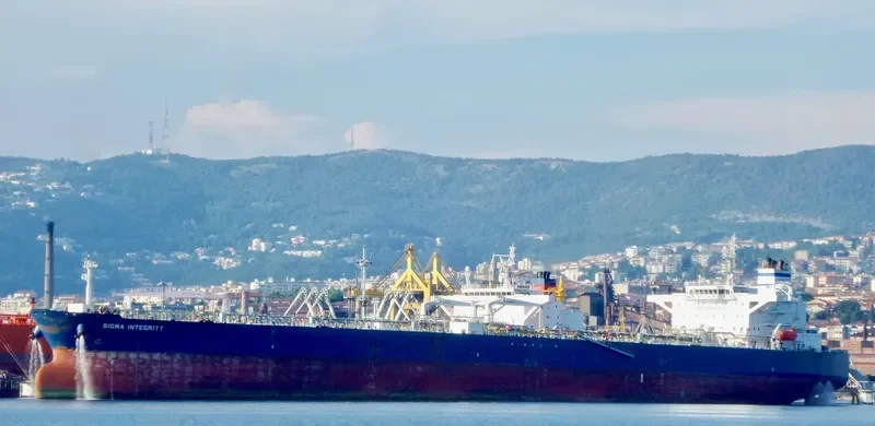 EUROINTEGRITY Tanker IMO 9410648 photo 5