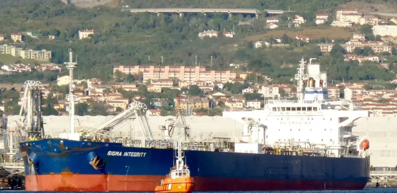 EUROINTEGRITY Tanker IMO 9410648 photo 8