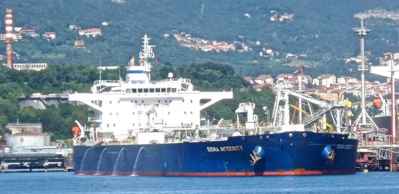 EUROINTEGRITY Tanker IMO 9410648 photo 10