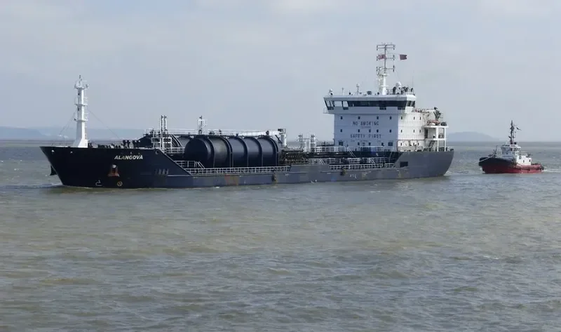 ALANGOVA Tanker IMO 9411927 photo 3