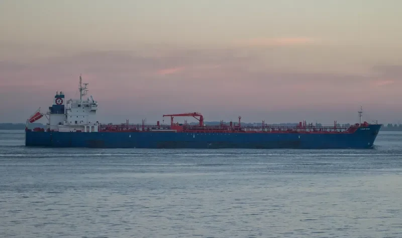 INVIKEN Tanker IMO 9411991 photo 10