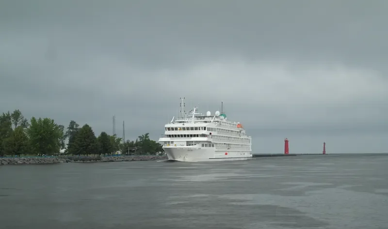 PEARL MIST Passenger Ship IMO 9412701 photo 4