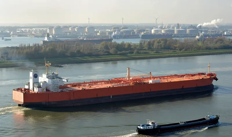 STAVANGER EAGLE Tanker IMO 9412995 photo 9