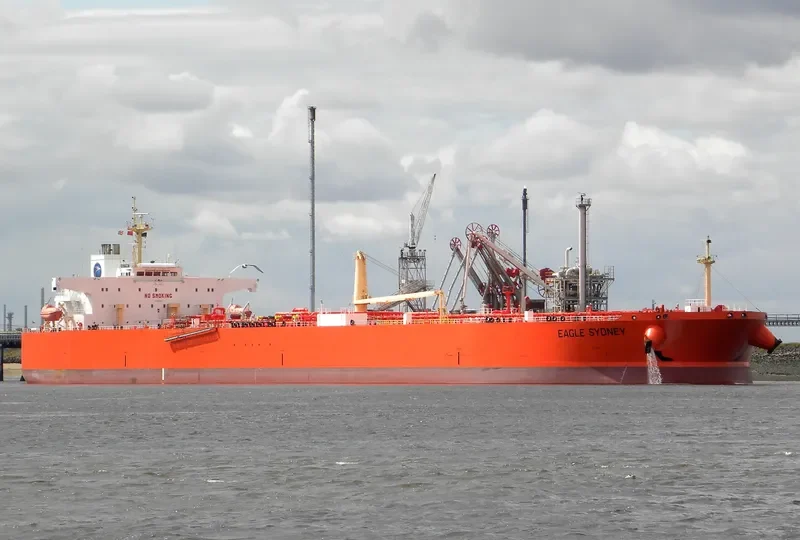 STAVANGER FALCON Tanker IMO 9413004 photo 3
