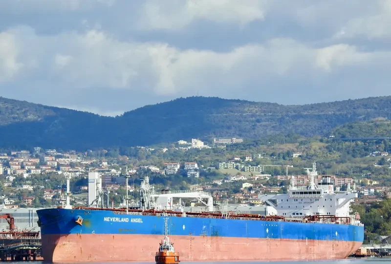 ELANDRA ANGEL Tanker IMO 9413688 photo 4