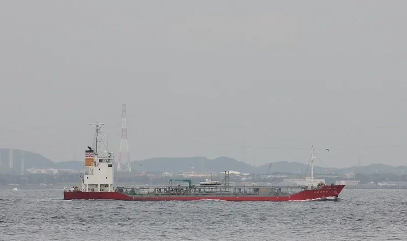 CHIE MARU NO.10 Tanker IMO 9414010 photo 5
