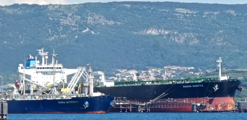 MARAN SAGITTA Tanker IMO 9414034 photo 7
