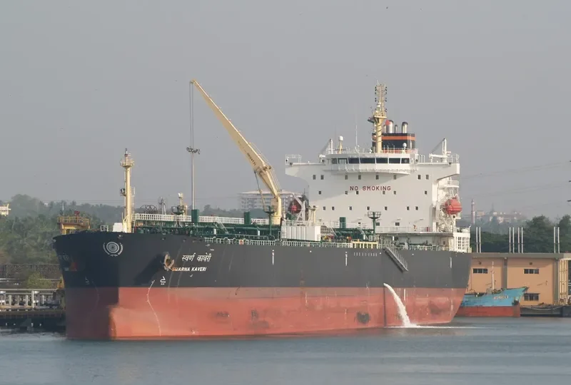 SWARNA KAVERI Tanker IMO 9414840 photo 4