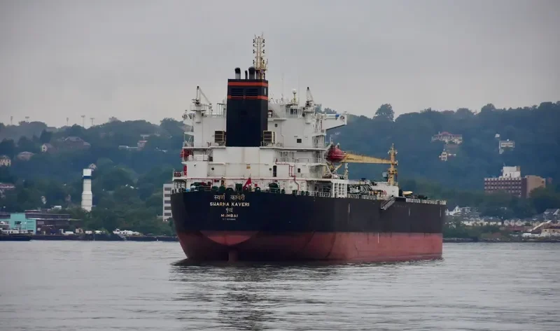 SWARNA KAVERI Tanker IMO 9414840 photo 9