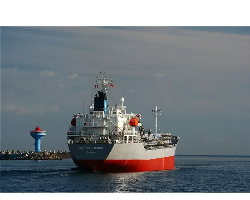 DM DRAGON Tanker IMO 9415002 photo 7