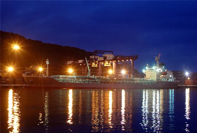 TONG YOUNG Tanker IMO 9415014 photo 2