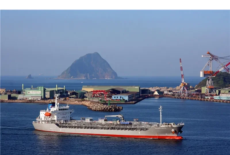 TONG YOUNG Tanker IMO 9415014 photo 3