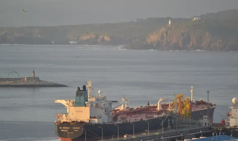 AL AGAILA Tanker IMO 9415404 photo 4