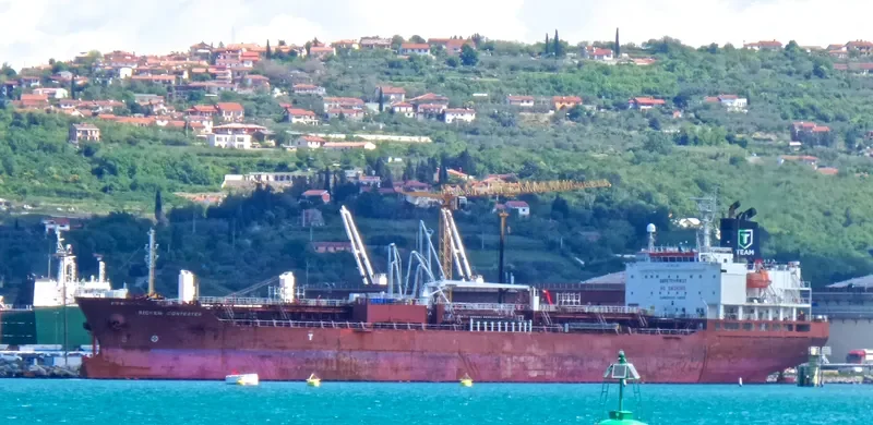 BARBOUNI Tanker IMO 9416020 photo 4