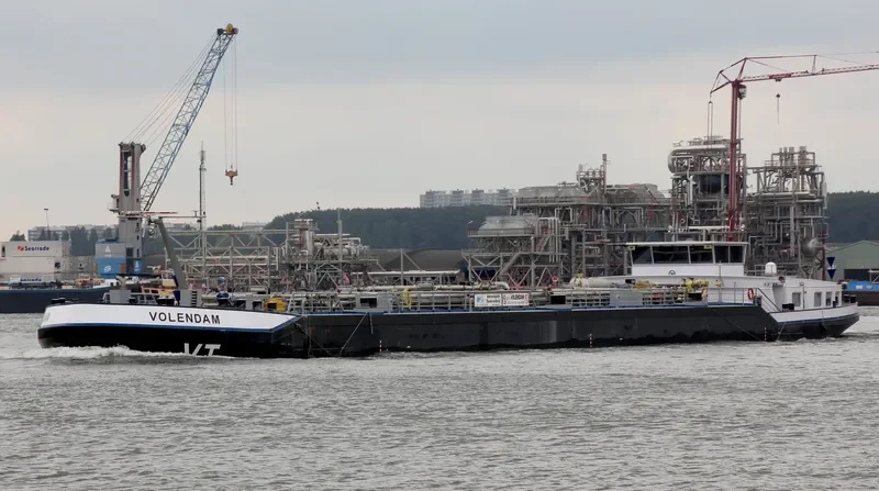 VOLENDAM Tanker IMO 9416305