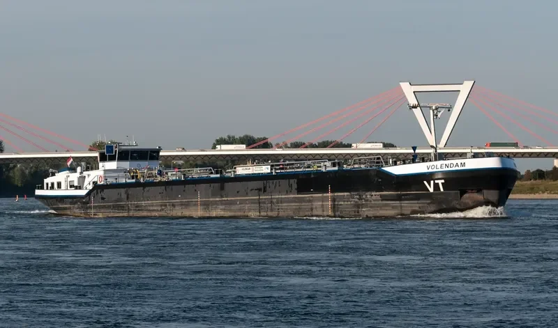 VOLENDAM Tanker IMO 9416305 photo 7