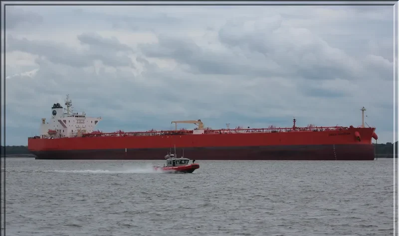 EAGLE KUANTAN Tanker IMO 9417012 photo 4