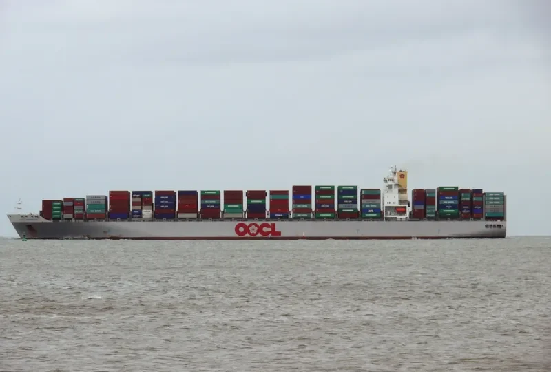OOCL WASHINGTON Container Ship IMO 9417256 photo 3