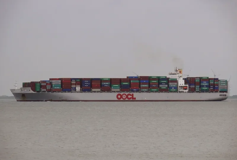 OOCL WASHINGTON Container Ship IMO 9417256 photo 4