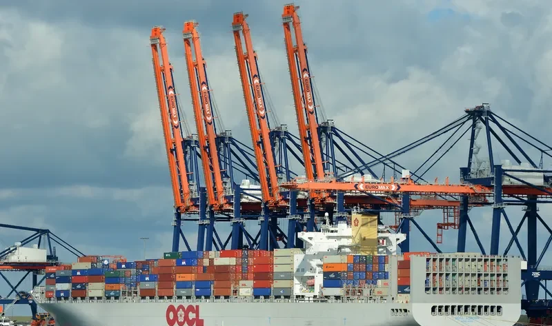 OOCL LONDON Container Ship IMO 9417268 photo 2