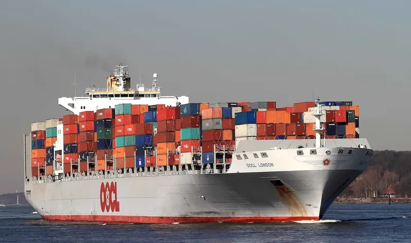 OOCL LONDON Container Ship IMO 9417268 photo 9