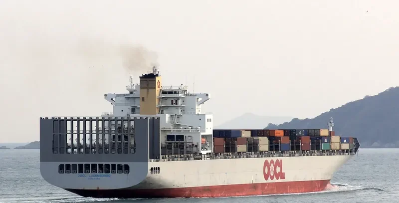 OOCL LUXEMBOURG Container Ship IMO 9417270 photo 3