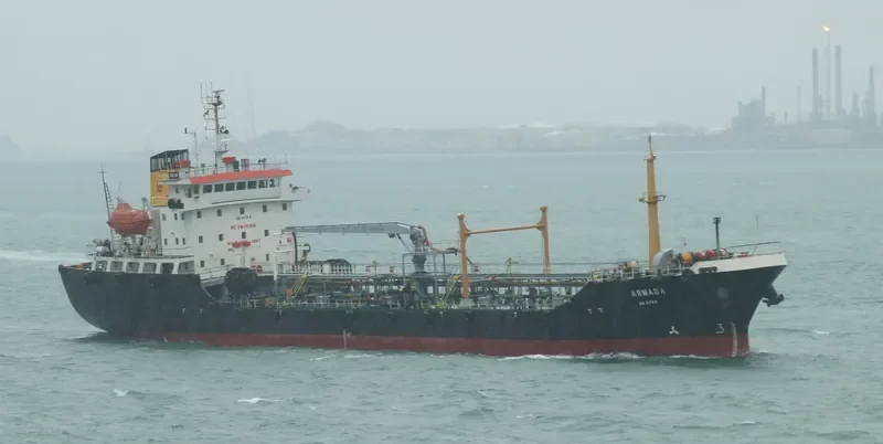 MARINE COUGAR Tanker IMO 9417775 photo 2