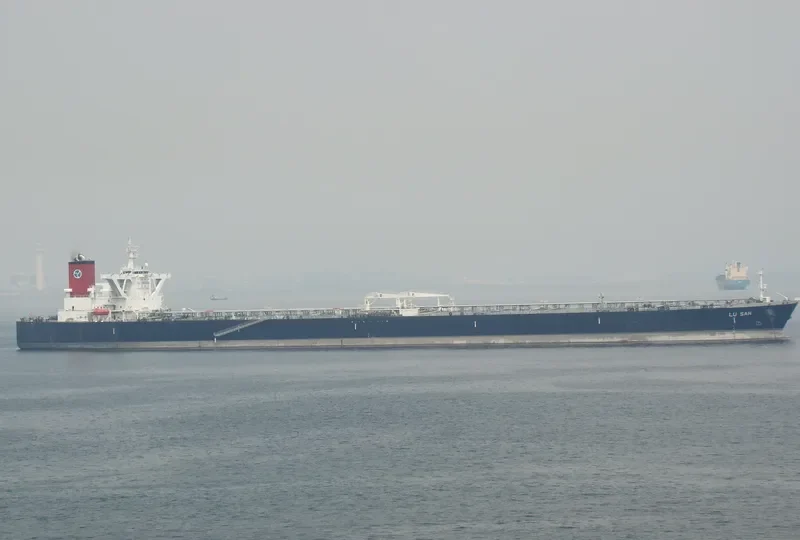 MARAN LUPUS Tanker IMO 9418066 photo 3
