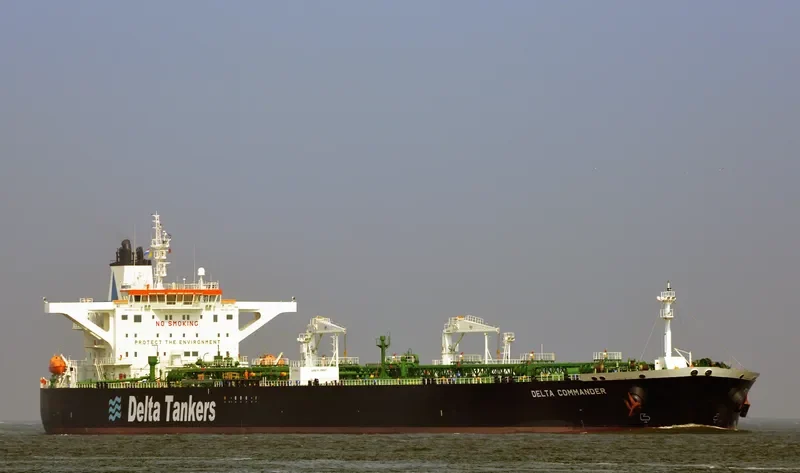 DELTA COMMANDER Tanker IMO 9418157 photo 3