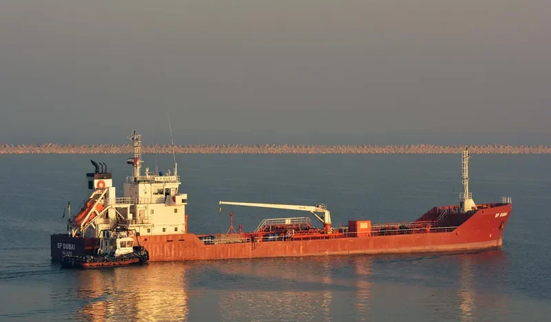 BAYRAKLI Tanker IMO 9418391 photo 2