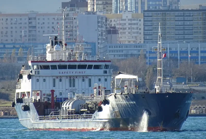 GAZPROMNEFT OMSK Tanker IMO 9418509 photo 4