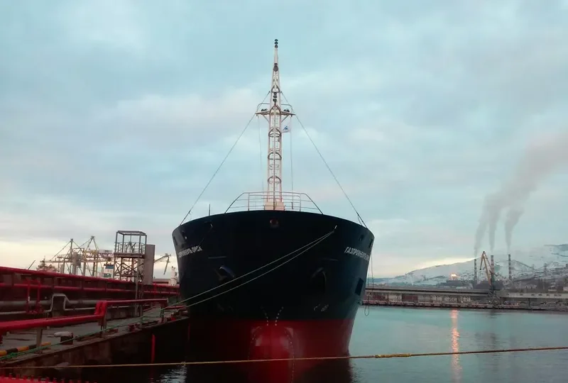 GAZPROMNEFT OMSK Tanker IMO 9418509 photo 9