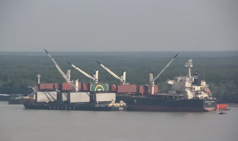 CROWNED EAGLE Bulk Carrier IMO 9418729 photo 6