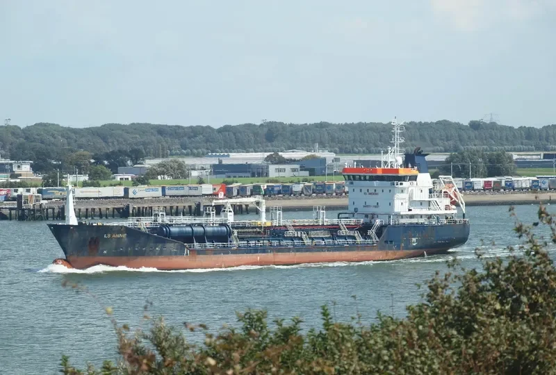 LS ANNE Tanker IMO 9418925 photo 8