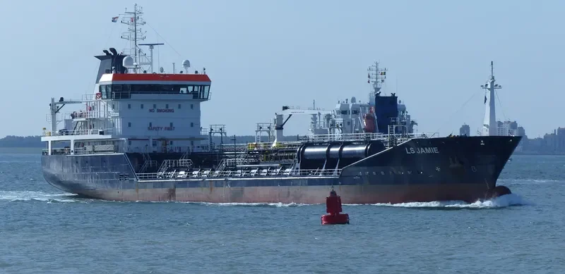 LS JAMIE Tanker IMO 9418937 photo 5