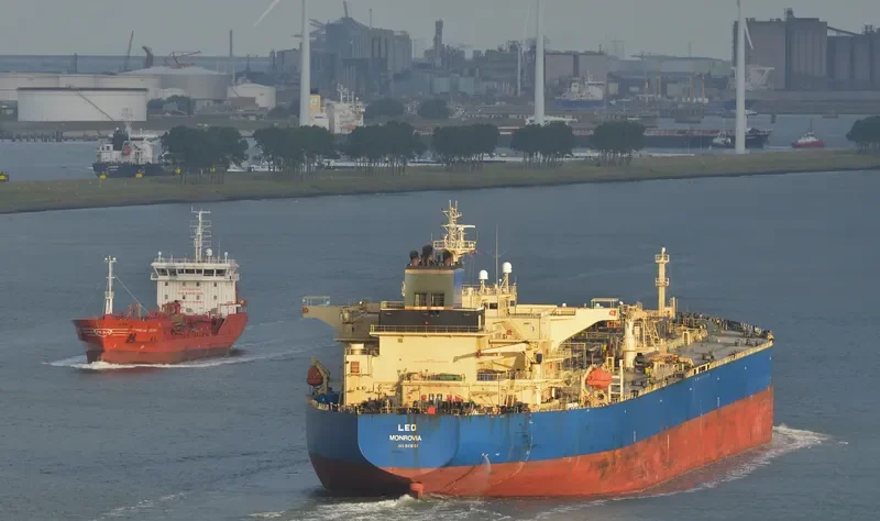 LEO Tanker IMO 9419151 photo 7