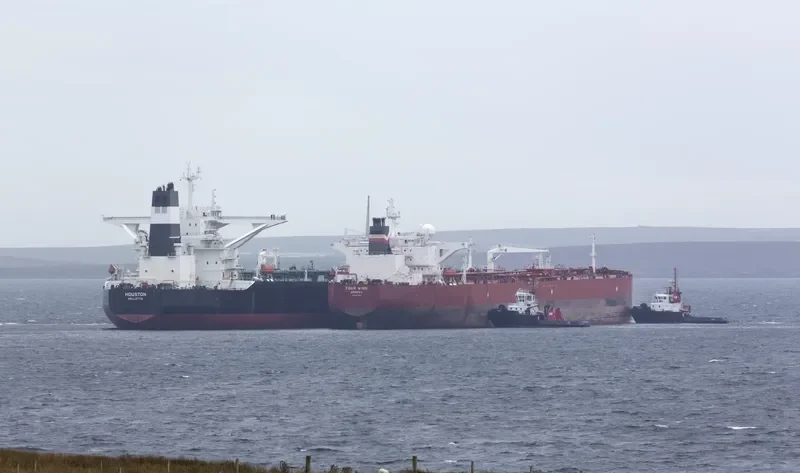 FOUR WIND Tanker IMO 9419553 photo 2